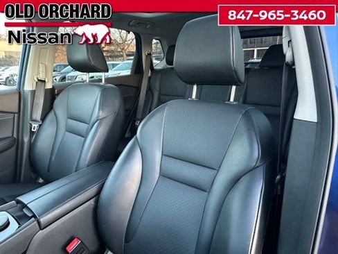 Used 2023 Nissan Rogue SV w/ SV Premium B Package image 12