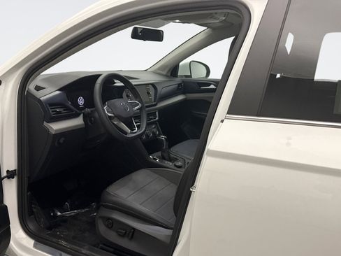 Used 2022 Volkswagen Taos SE image 10