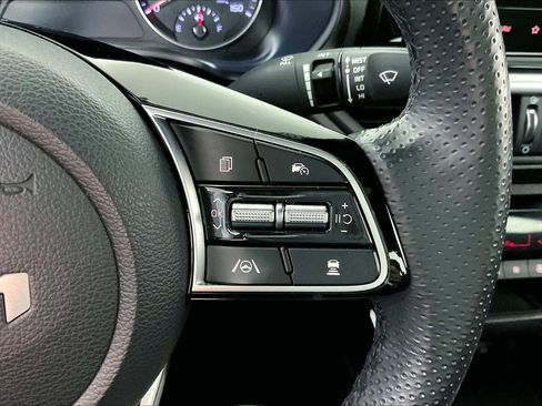 Used 2023 Kia Forte GT-Line w/ GT-Line Premium Package FWD image 13