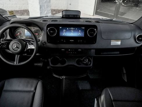 Used 2026 Mercedes-Benz Sprinter 2500 image 18