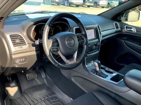Used 2021 Jeep Grand Cherokee Laredo RWD image 17