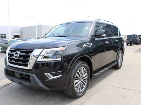 Used 2023 Nissan Armada SL image 3