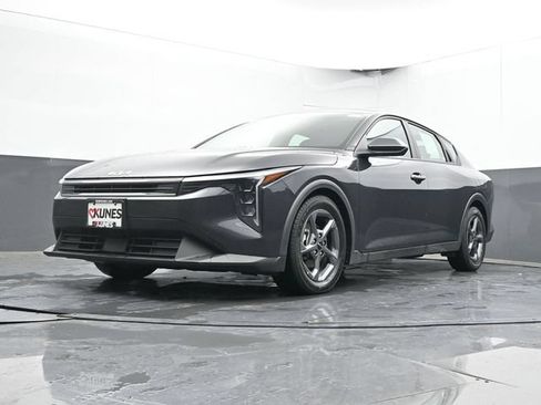 Used 2025 Kia K4 FWD image 46