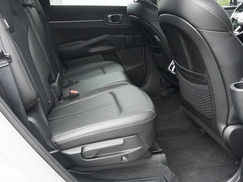 Used 2025 Kia Sorento S AWD/4WD image 35