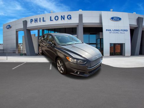 Used 2016 Ford Fusion SE w/ Equipment Group 201A FWD image 8