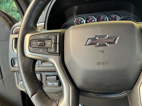 Used 2021 Chevrolet Suburban Z71 w/ Z71 Signature Package AWD/4WD image 27