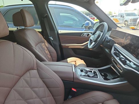 Used 2026 BMW X5 xDrive40i w/ M Sport Package AWD/4WD image 8