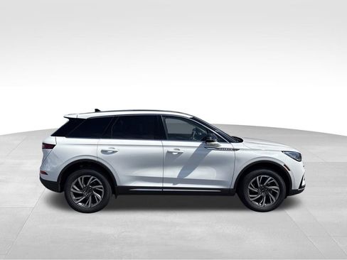 Used 2023 Lincoln Corsair AWD w/ Equipment Group 101A image 5