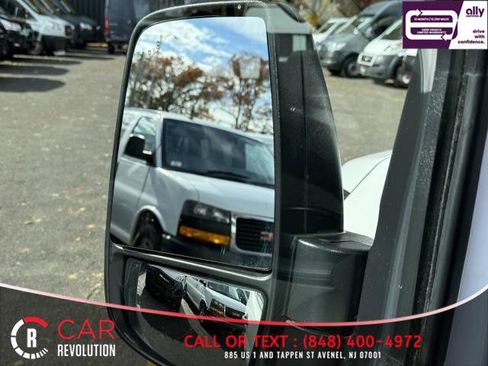 Used 2023 Ford Transit 350 XLT image 37