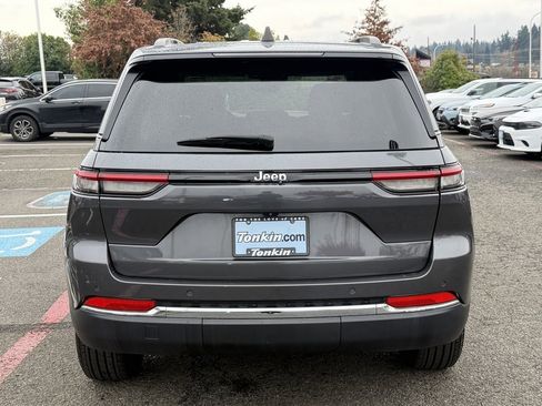 Used 2024 Jeep Grand Cherokee Laredo X w/ Trailer Tow Package image 7