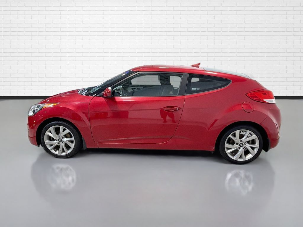 Used 2016 Hyundai Veloster FWD image 6