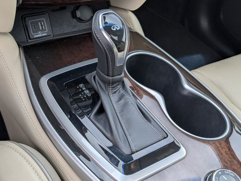Used 2019 INFINITI QX60 Luxe w/ Sensory Package FWD image 17