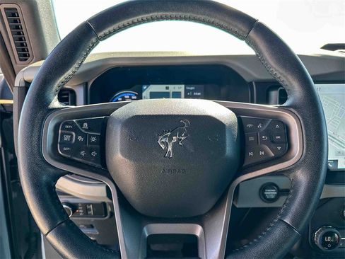 Used 2021 Ford Bronco Badlands image 10