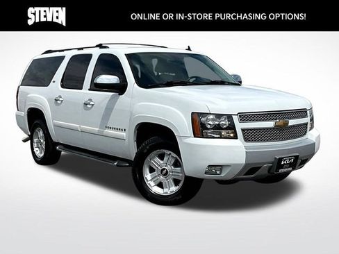 Used 2007 Chevrolet Suburban LT w/ LT Preferred Equipment Group AWD/4WD image 1