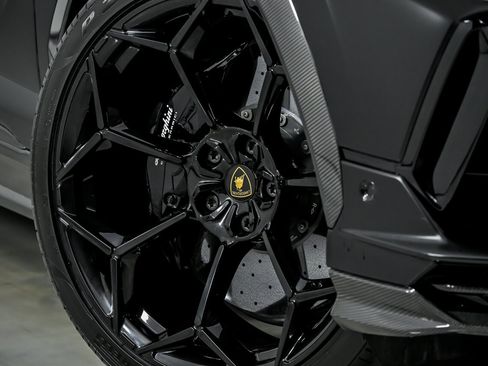 Used 2024 Lamborghini Urus Performante image 4