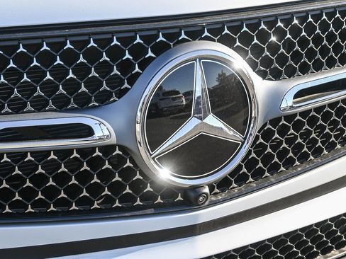 New 2026 Mercedes-Benz GLC 300 image 12