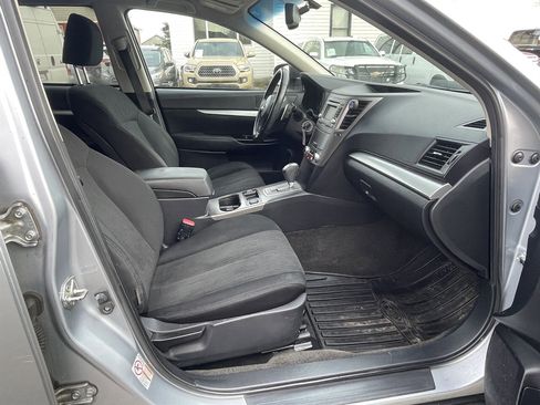Used 2014 Subaru Outback 2.5i Premium image 8