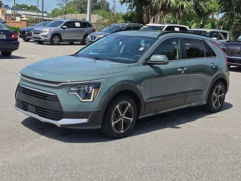 Certified 2023 Kia Niro EX FWD image 2