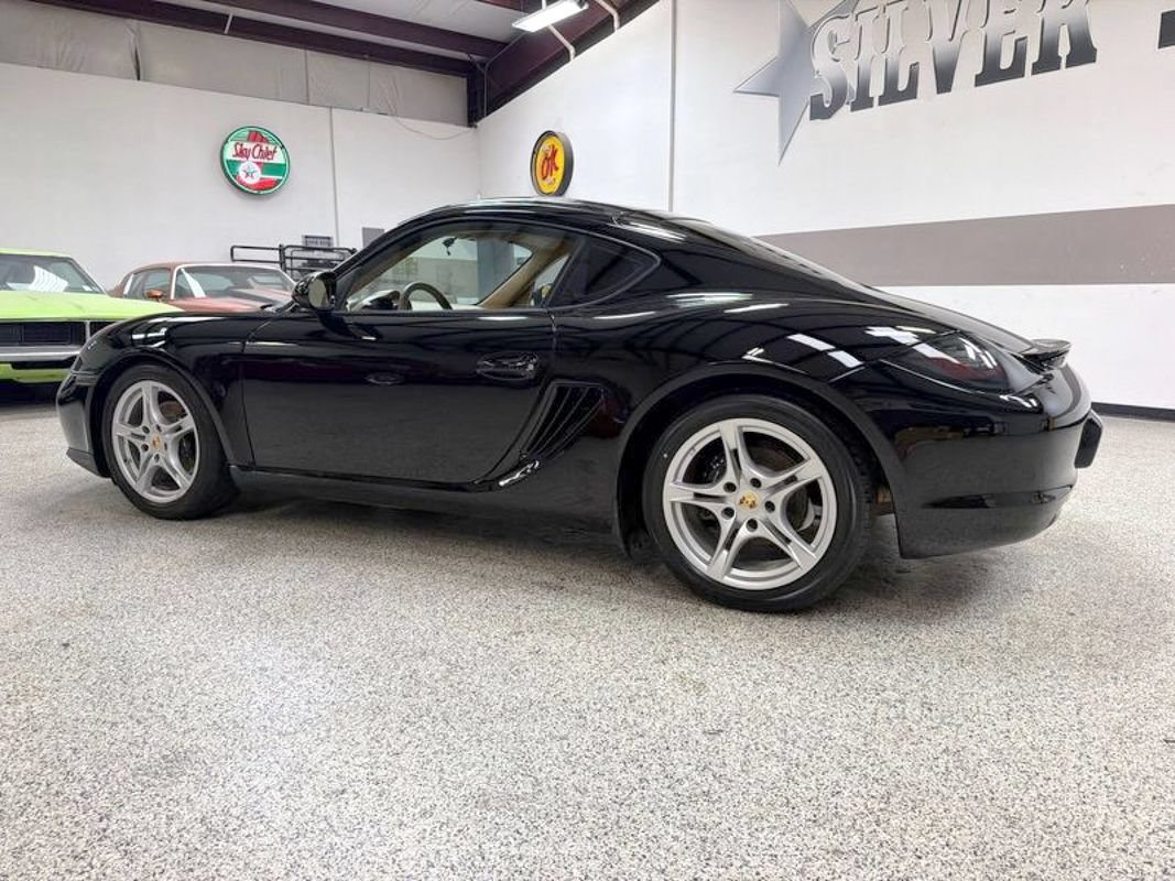 Used 2010 Porsche Cayman RWD image 4