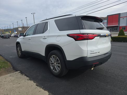 Used 2023 Chevrolet Traverse LT image 6