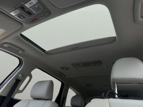 Used 2024 Kia Telluride EX w/ EX Captain's Chair Package FWD image 8