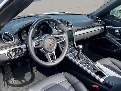 Certified 2024 Porsche 718 Boxster RWD image 4