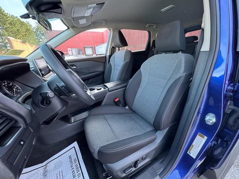 Used 2023 Nissan Rogue SV image 8