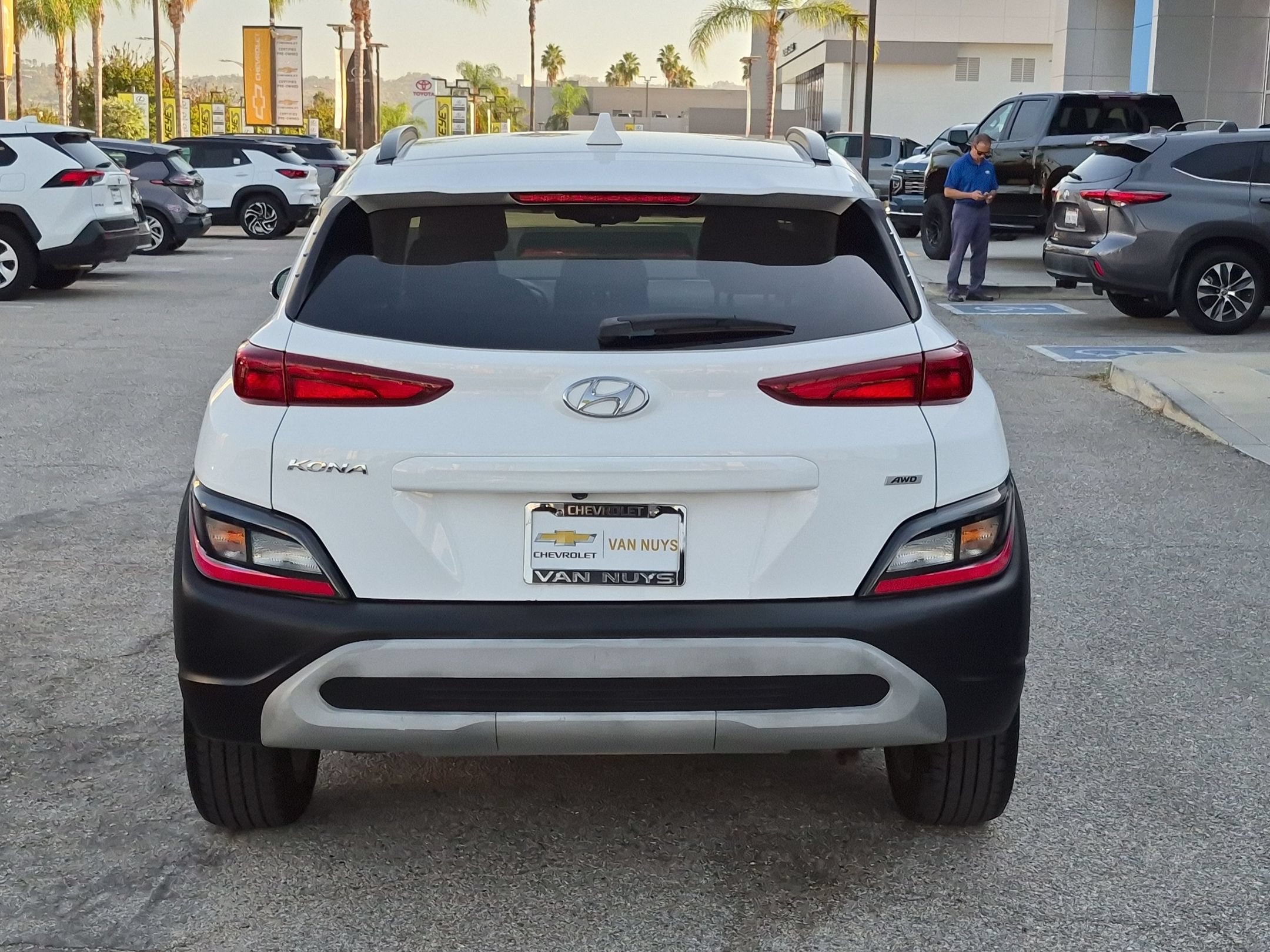 Used 2023 Hyundai Kona SEL AWD/4WD image 6