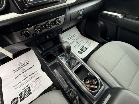 Used 2019 Toyota Tacoma SR5 AWD/4WD image 10