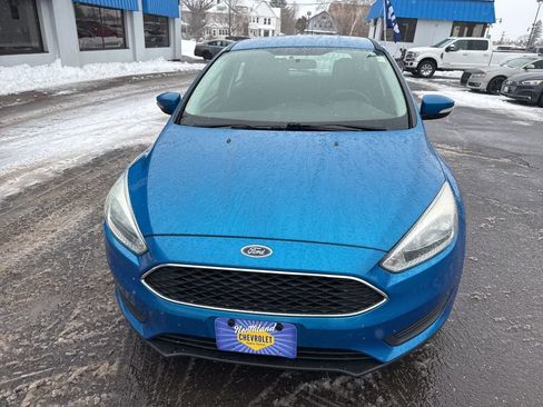 Used 2015 Ford Focus SE image 3