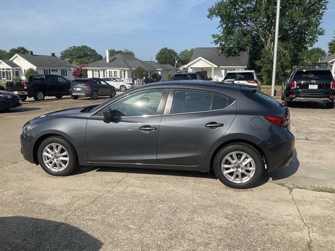 Used 2015 MAZDA MAZDA3 i Touring w/ Technology Package FWD image 5