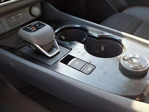 Used 2025 Nissan Rogue SV image 19