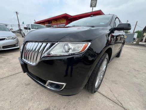 Used 2012 Lincoln MKX FWD image 1