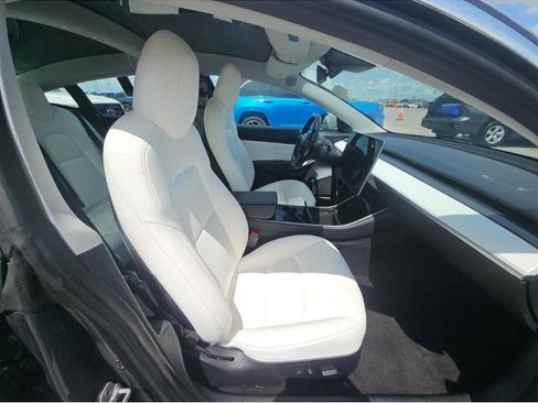 Used 2018 Tesla Model 3 Long Range RWD image 15