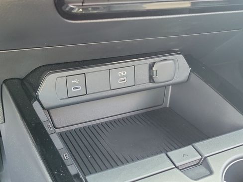 Used 2023 Toyota Prius Prime FWD image 27