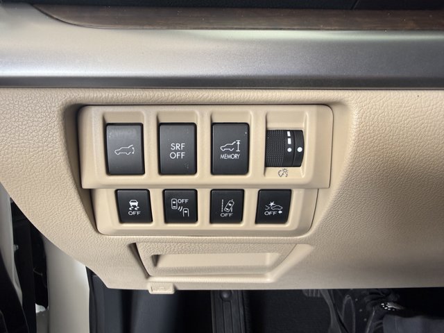 Used 2017 Subaru Outback 2.5i Limited AWD/4WD image 19