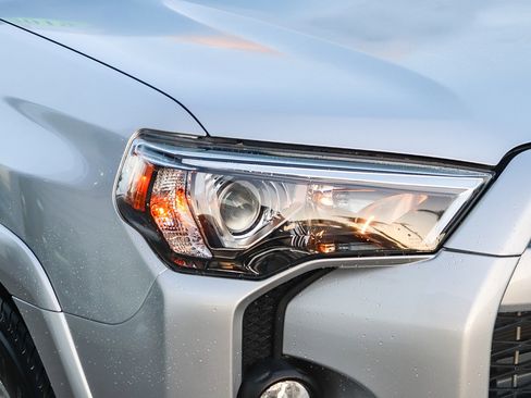 Certified 2019 Toyota 4Runner SR5 Premium image 5