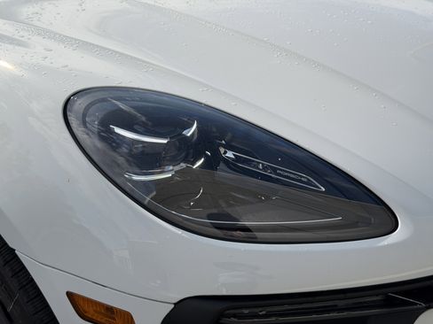 New 2025 Porsche Macan image 11