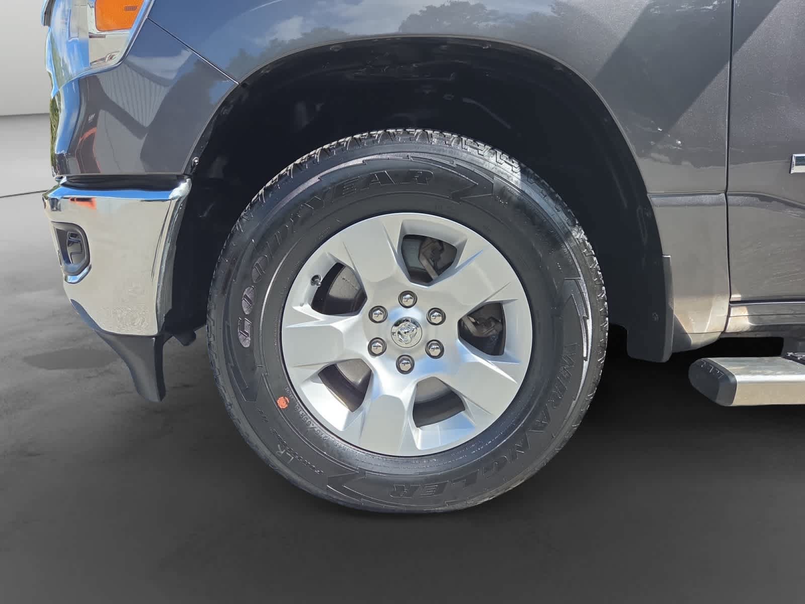 Used 2024 RAM 1500 Big Horn AWD/4WD image 9