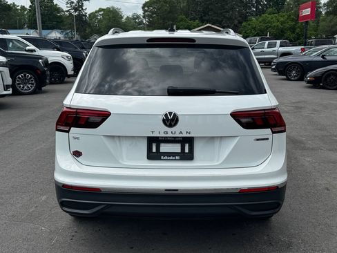 Used 2024 Volkswagen Tiguan SE AWD/4WD image 5