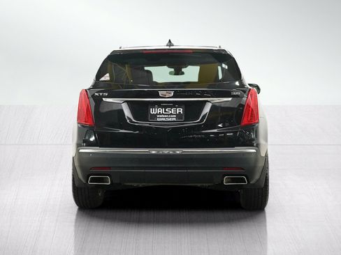 Used 2017 Cadillac XT5 Luxury w/ Driver Awareness Package FWD image 4