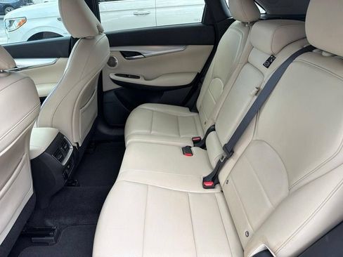 Used 2019 INFINITI QX50 Essential w/ Premium Heat Package AWD/4WD image 7