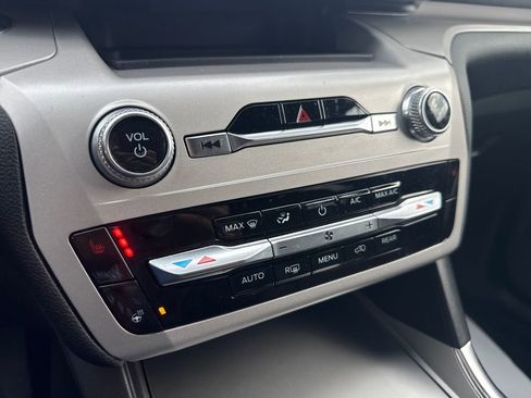 Used 2023 Ford Explorer XLT w/ Equipment Group 202A image 35