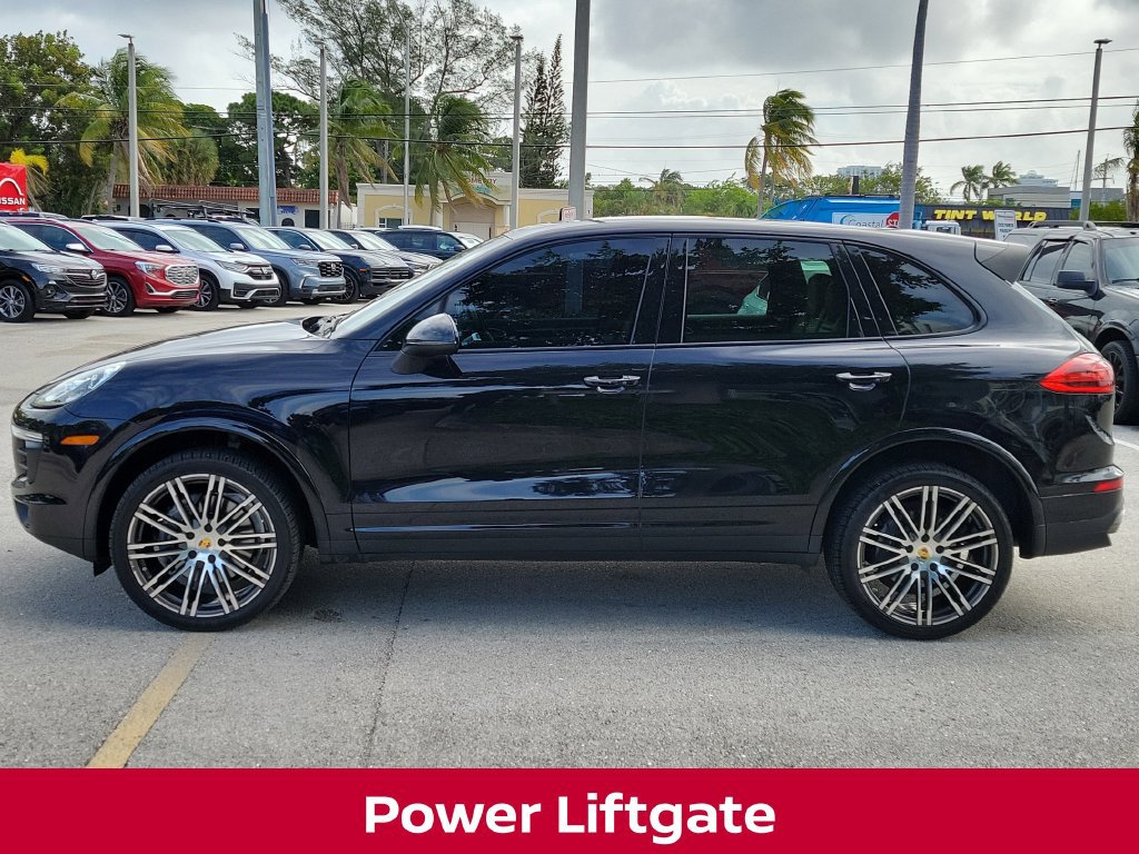 Used 2018 Porsche Cayenne Platinum Edition w/ Premium Package AWD/4WD image 11