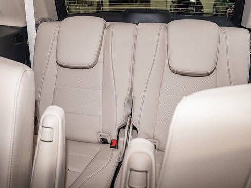 Used 2026 Mercedes-Benz GLS 450 4MATIC image 23