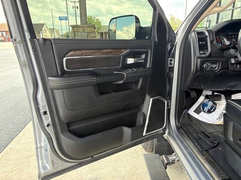 Used 2021 RAM 2500 Laramie w/ Chrome Appearance Group RWD image 9