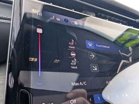 Used 2023 Jeep Grand Cherokee Limited w/ Luxury Tech Group II image 6