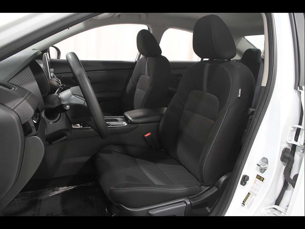 Used 2025 Nissan Sentra SV FWD image 5