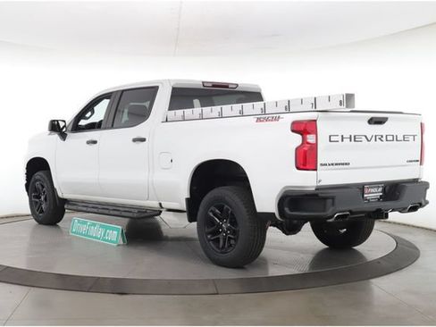 Used 2020 Chevrolet Silverado 1500 Custom Trail Boss w/ LPO, Dark Essentials Package AWD/4WD image 8