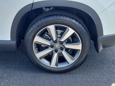 Certified 2025 Honda Pilot Touring image 34